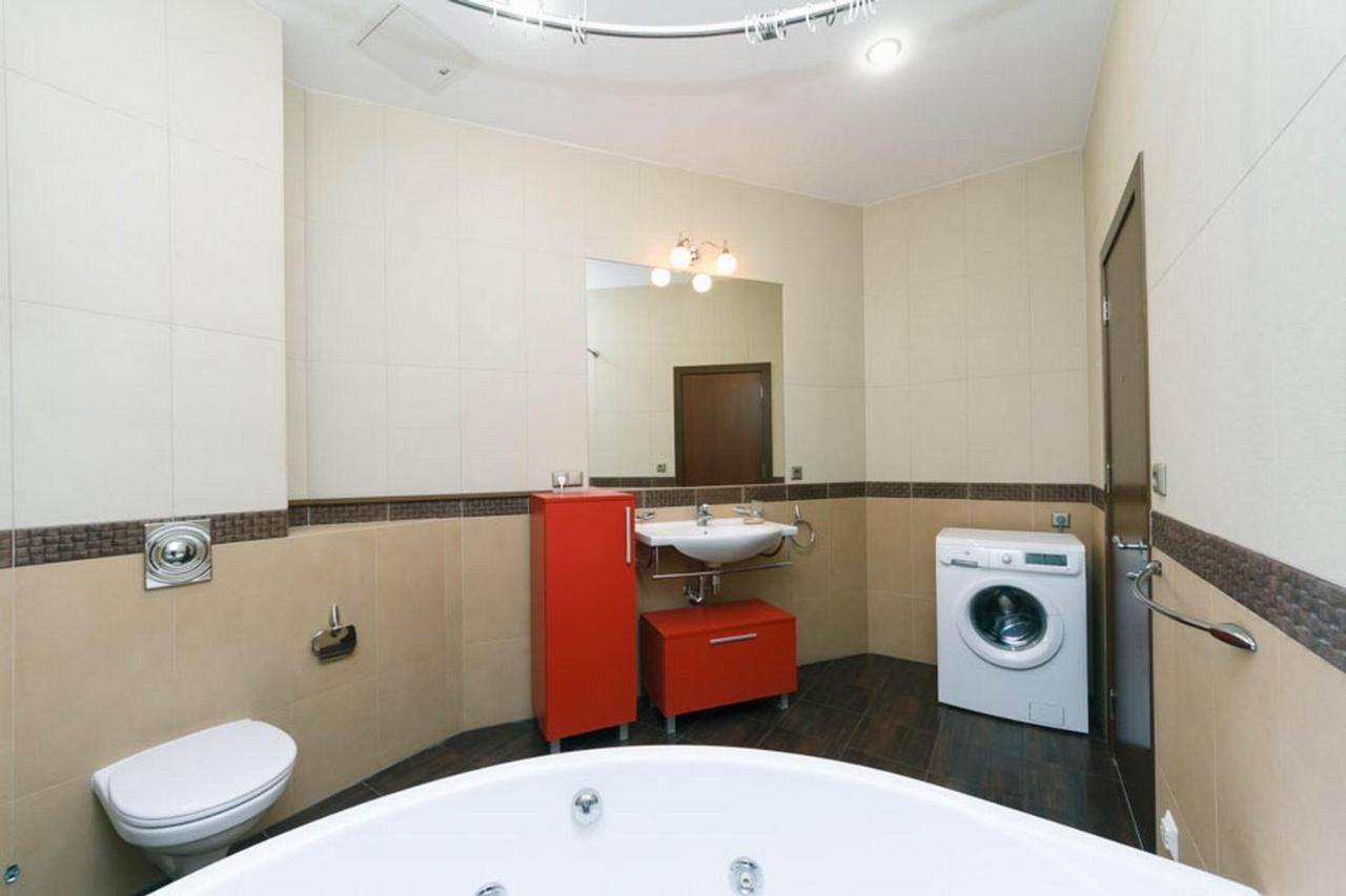 Apartamento Lux Near Maidan, Khreschutyk 3Br Kiev Exterior foto