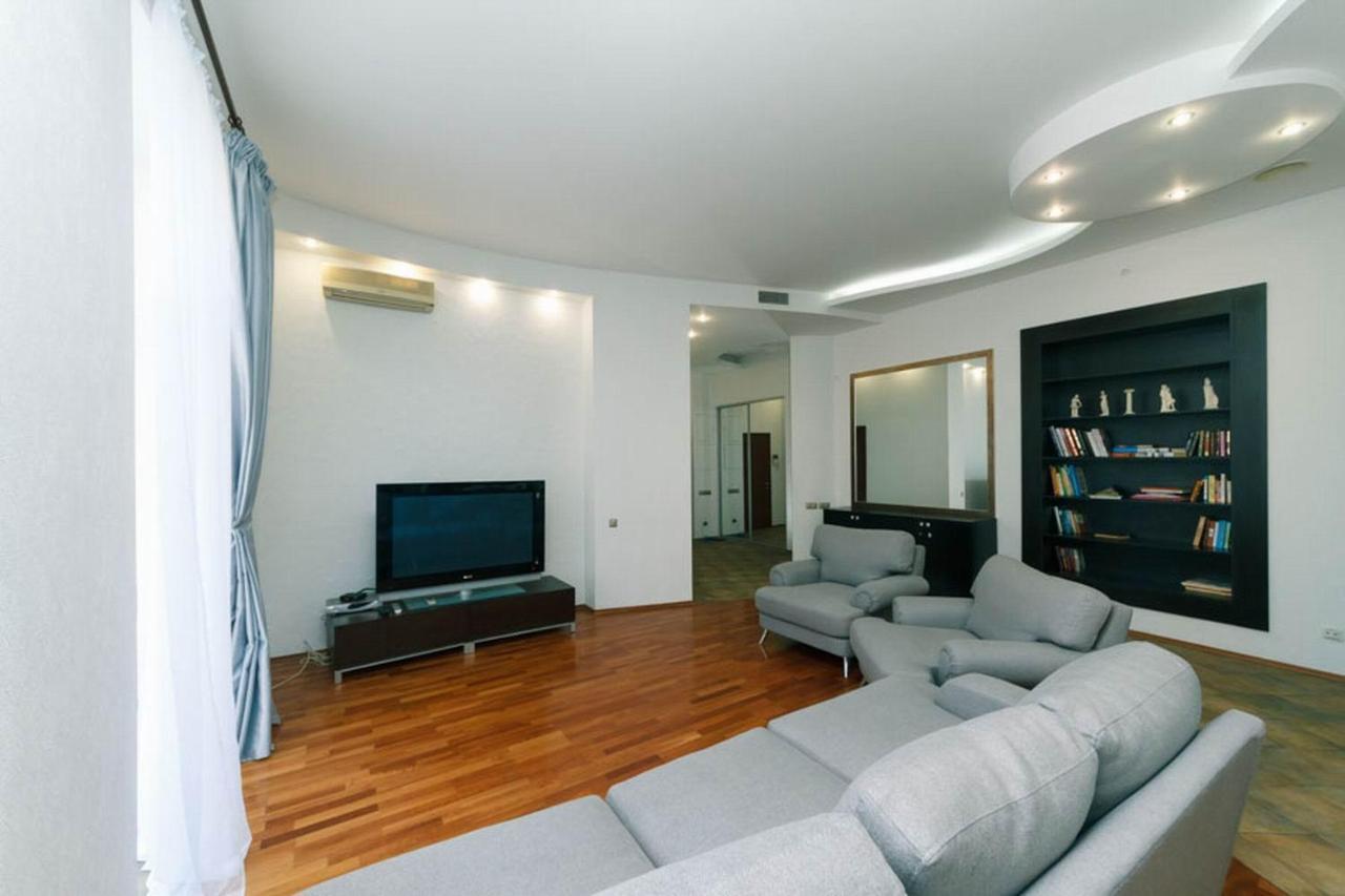 Apartamento Lux Near Maidan, Khreschutyk 3Br Kiev Exterior foto